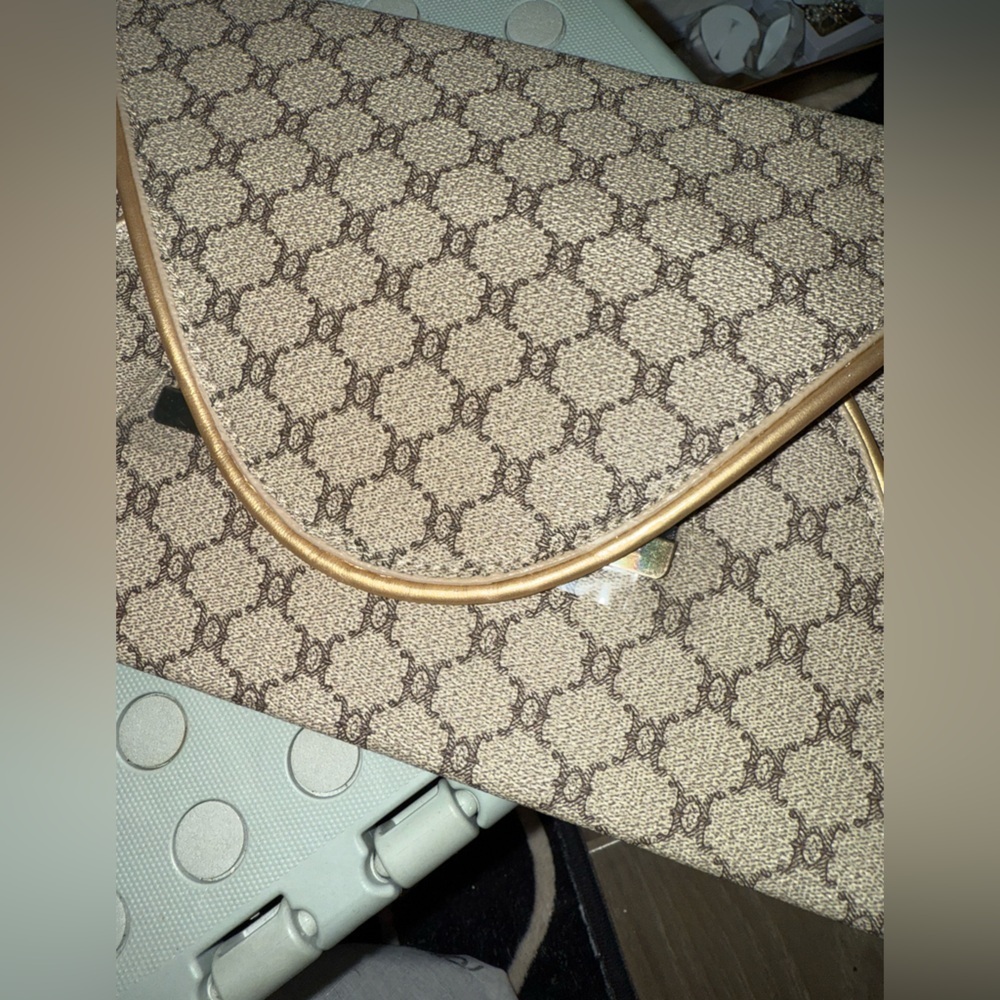 Classy elegant beige and gold envelope clutch - Picture 2 of 9